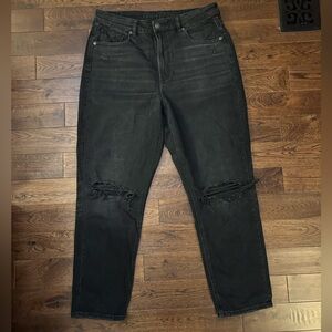 AE Women’s Mom Jeans